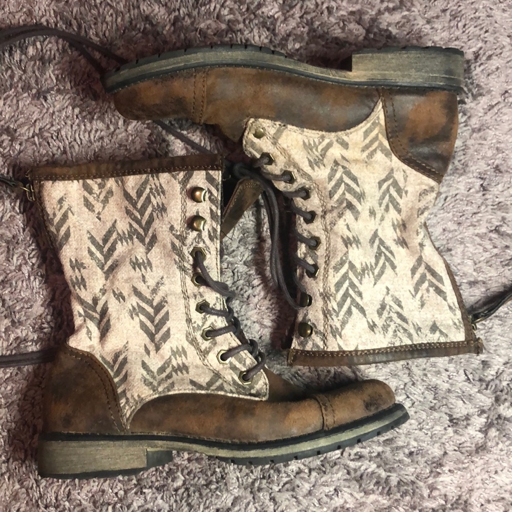 Roxy Concord Boots size 7.5